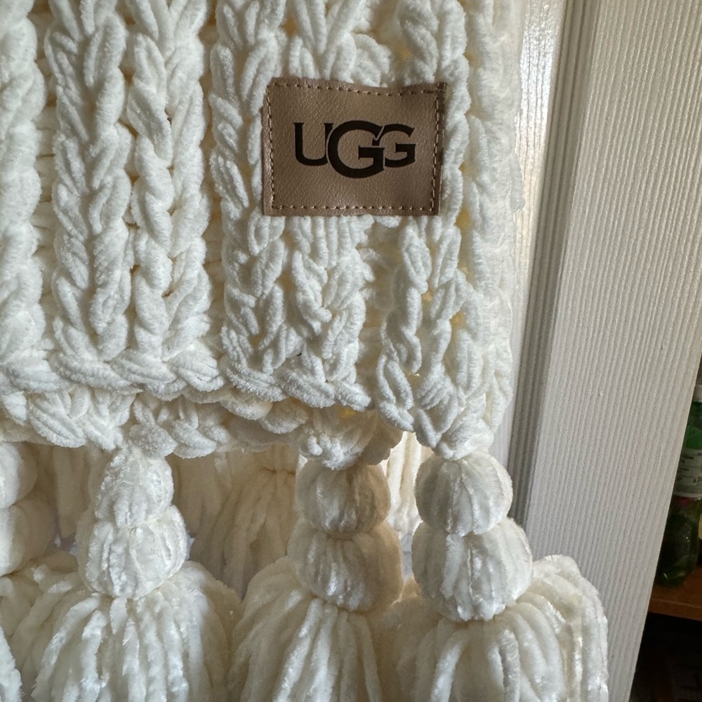 UGG RARE IVORY BRAIDED KNIT THROW - Picture 15 of 16